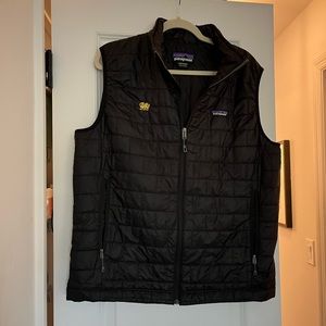 Patagonia men’s zip puffer vest